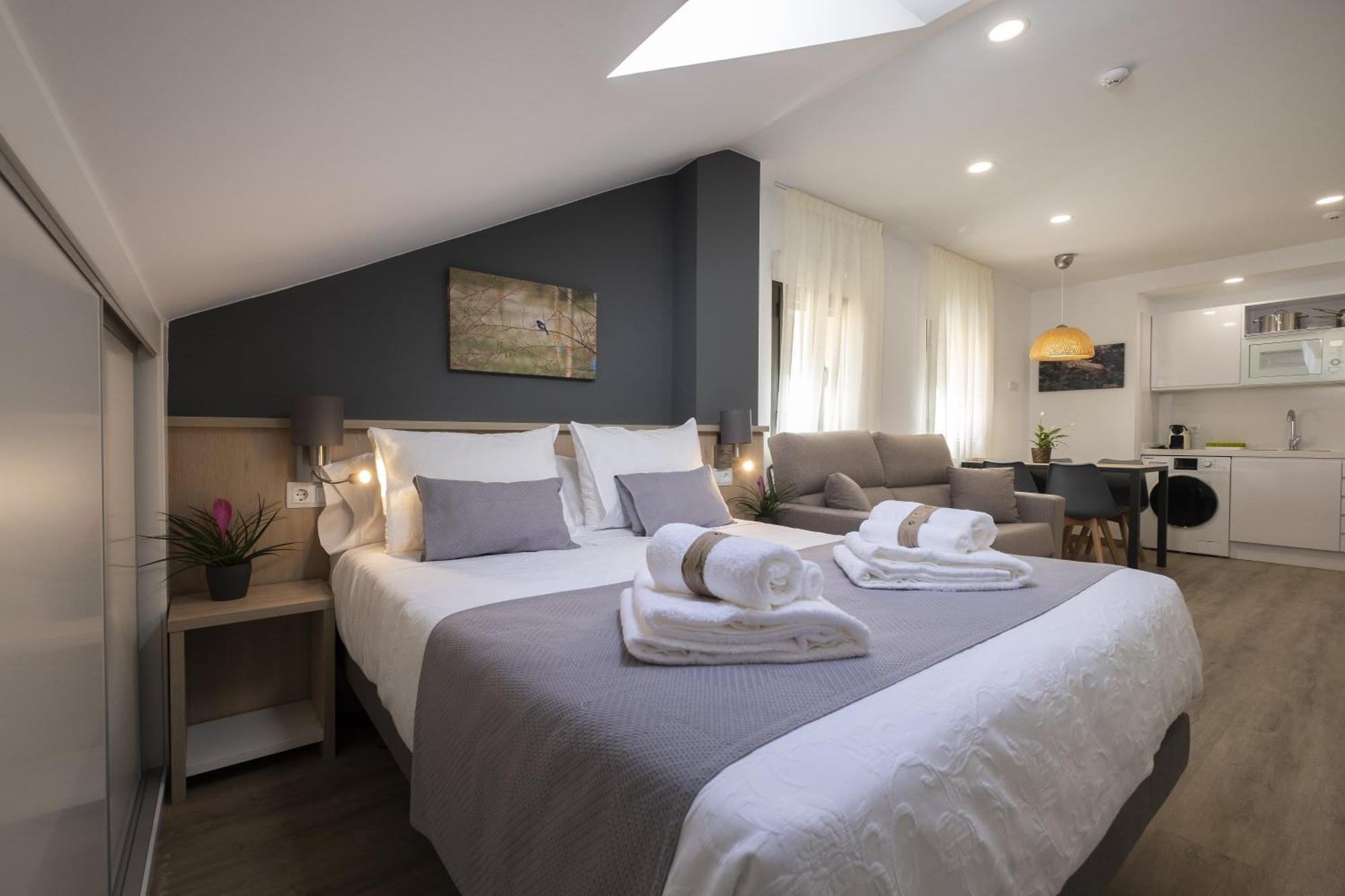 Luxor Torre Del Clavero Apartments Саламанка Экстерьер фото